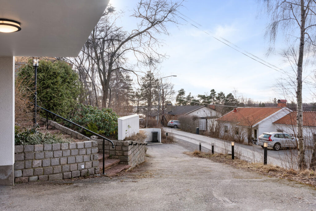 Asfaltering Garageuppfart till villa. Skarpäng Täby