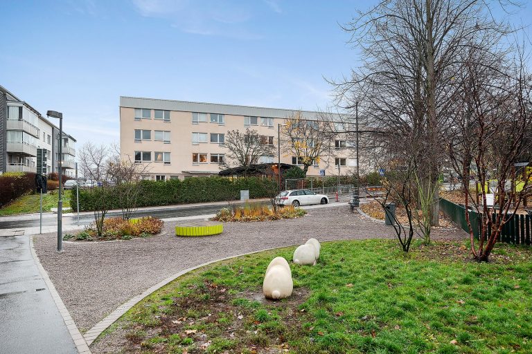 Renovering av innergård med stenplattor BRF. Solna Hagalund